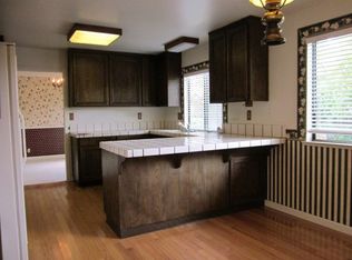 8 Reichert Ct, Novato, CA 94945
