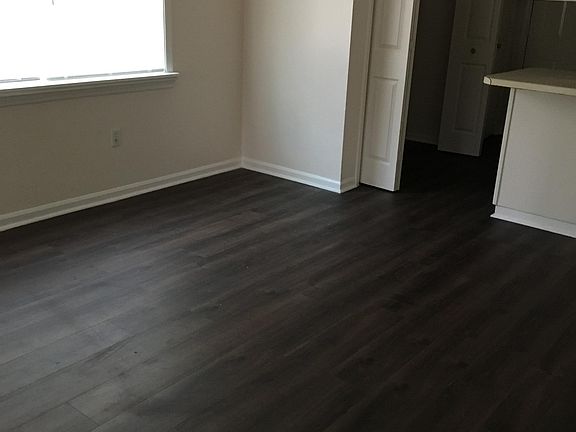 3rd image of 1616 Lexington Cir