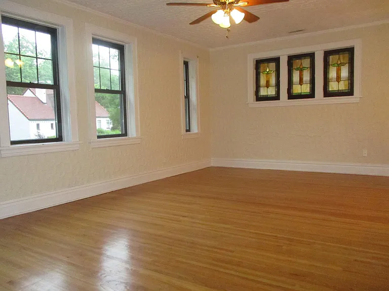 1081 Terrace Dr — Photo 4