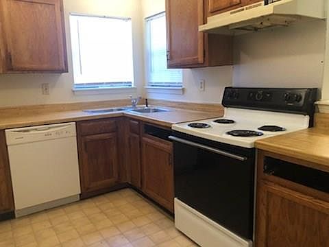 4th image of 417 Dollins St