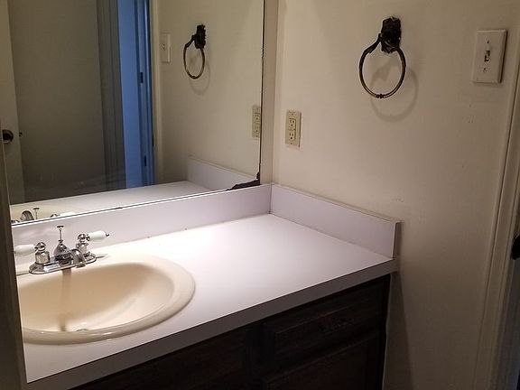 5th image of 2215 Westyork Dr