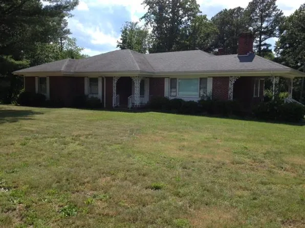 112 Cedar Ln, Callao, VA 22435