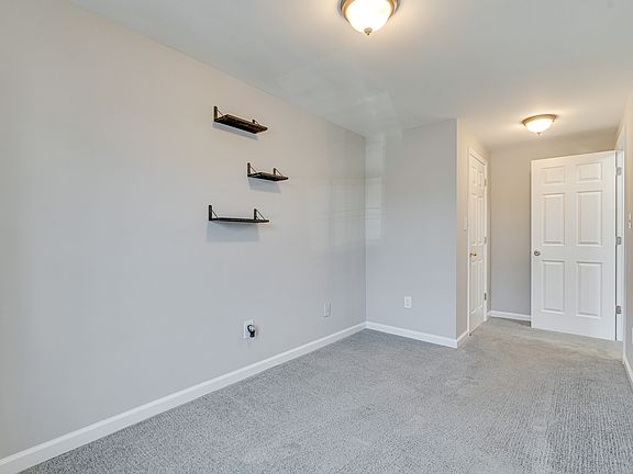 5th image of 14423 Gringsby Ct