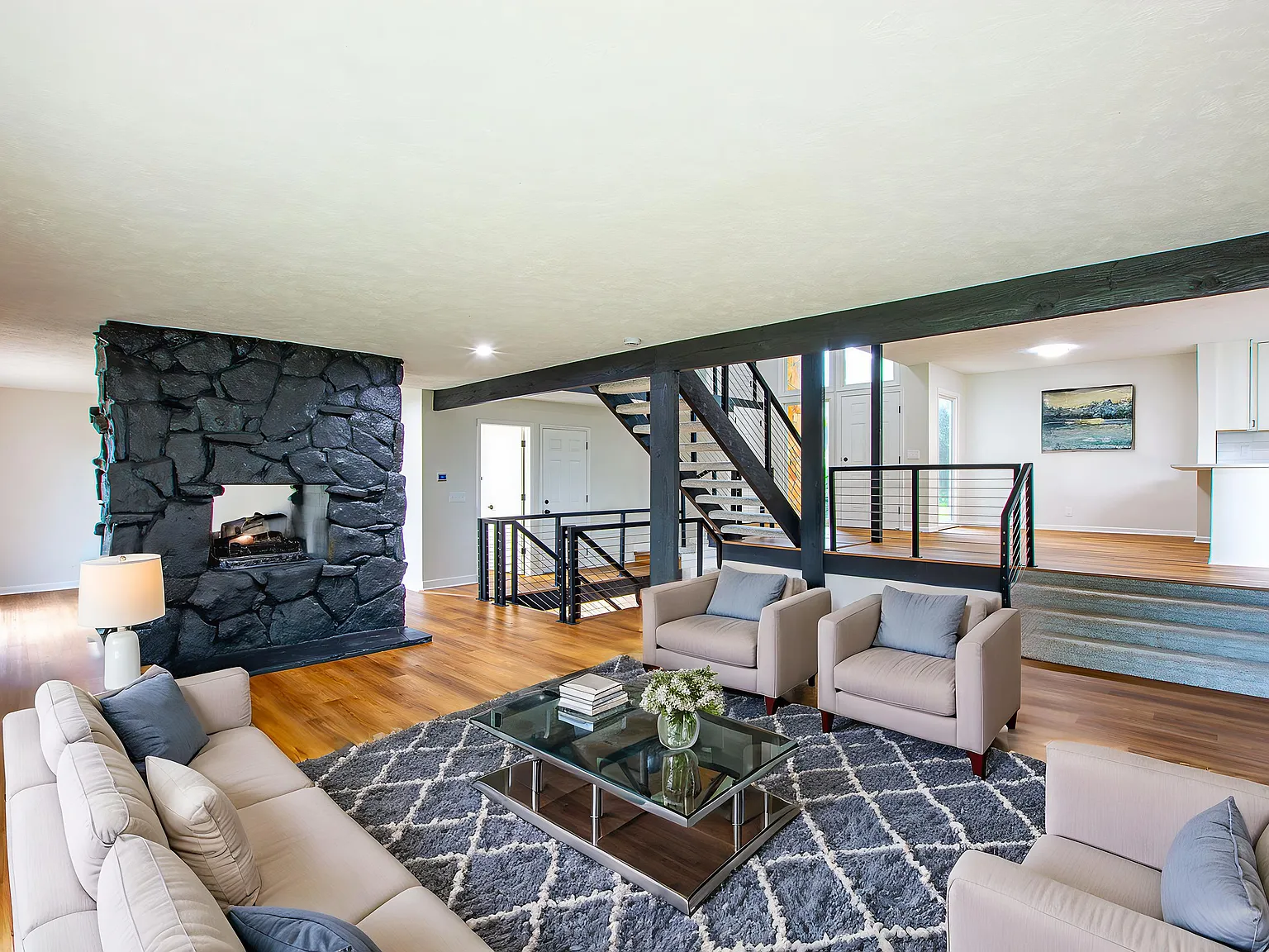 5 bed, 2423 sqft, $3,450 — Photo 2
