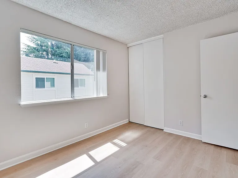 781 N Fair Oaks Ave #6 — Photo 16