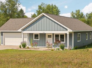 8522 S Olivia Dr, Maple City, MI 49664
