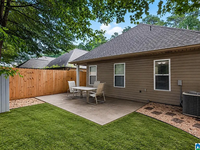 5317 Cottage Cir — Photo 9