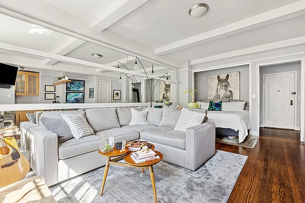 Rented by Compass | media 7