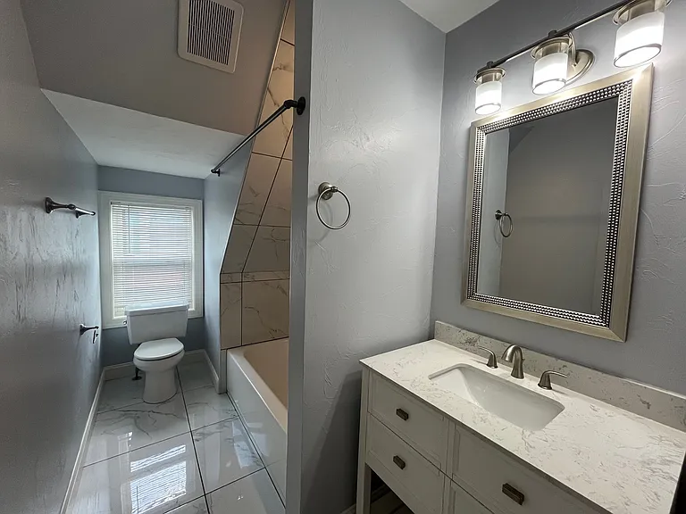 211 Amber St #2 — Photo 5