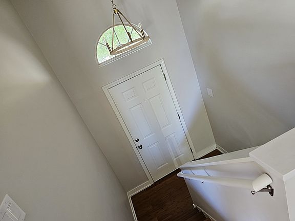 3rd image of 735 Russell Ave