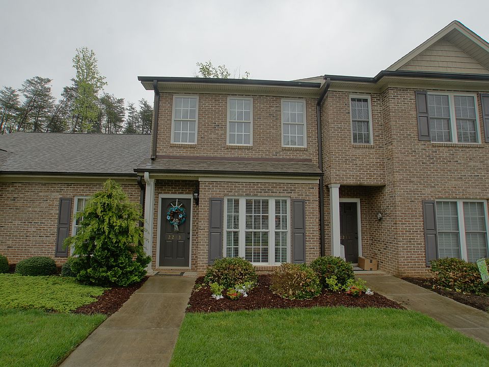 1st image of 2212 Saint James Dr