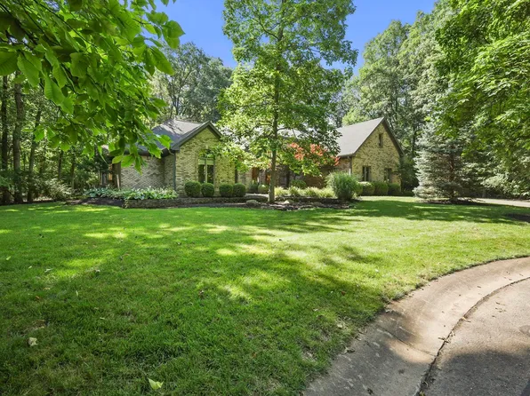 5501 W Oakbrook Ct, Muncie, IN 47304