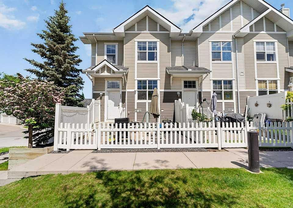 1st image of 3031 S New Brighton Gdns SE