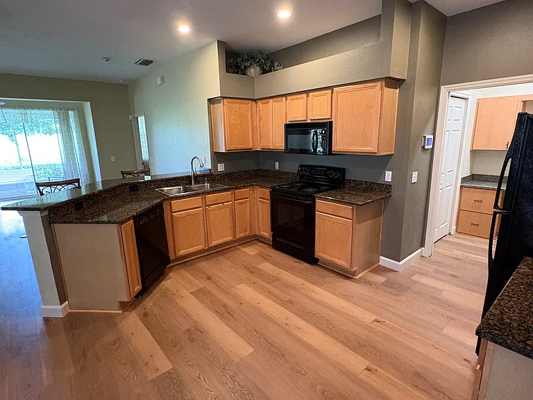 2615 Eagle Greens Dr — Photo 17