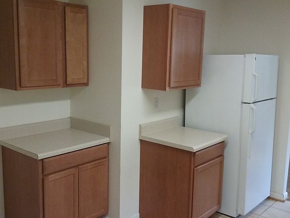 5th image of 4 Woodmont Cir