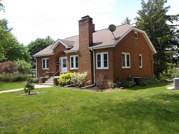 2nd image of 606 Robert Ave