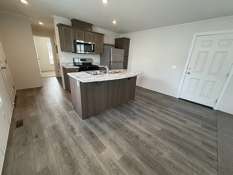 38000 Le Chateau Blvd #455 — Photo 3