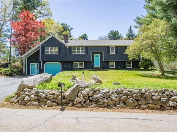 124 Berry St, Wrentham, MA 02093