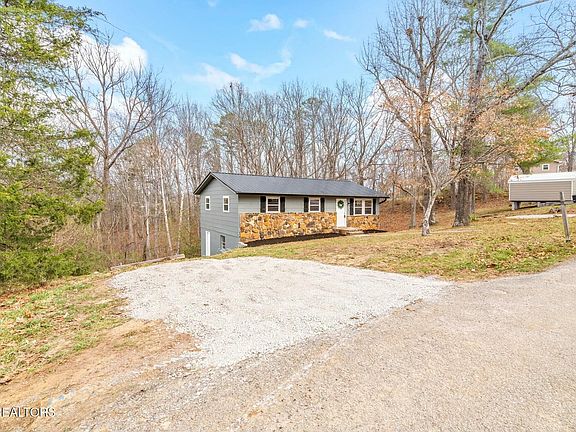 3rd image of 234 Jackson Dr