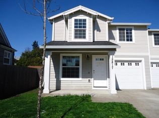 15817 SE Pine St, Portland, OR 97233