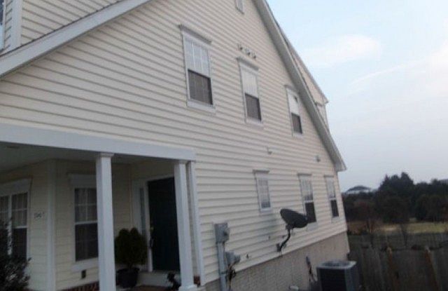 1st image of 3740 Rolling Hills Dr