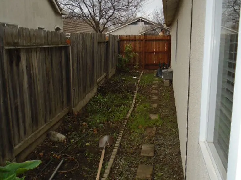 2378 Roualt St — Photo 23