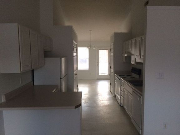 2nd image of 3313-B Moseley Dr