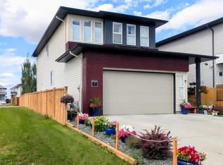 7 S Greywolf Rd N, Lethbridge, AB T1H7E8