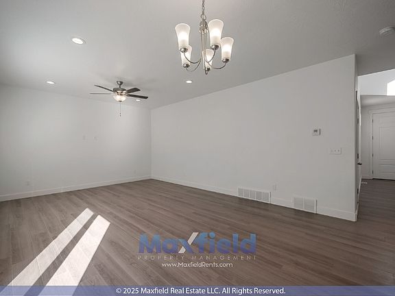 3rd image of 4718 Breezy Patch Rd