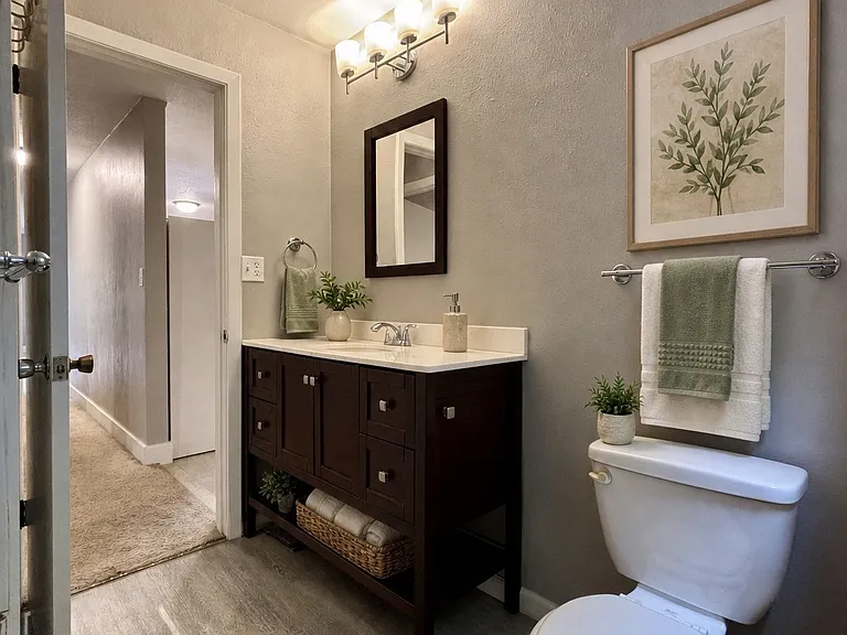 605 N Adams St — Photo 12