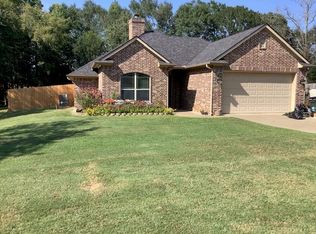 124 Golden Eagle Rd, Henderson, TX 75654