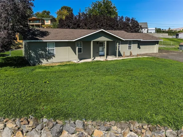 102 Amanda Lane, Selah, WA 98942