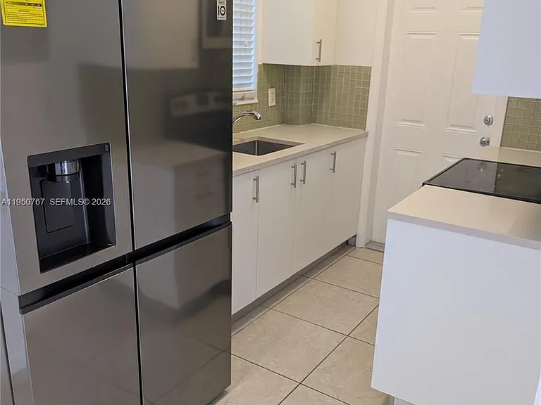 1585 NE 125th St #8 — Photo 7