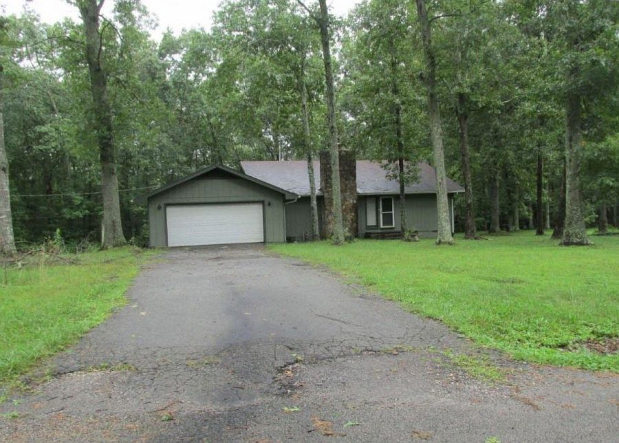 1st image of 215 Hickory Hollow Dr