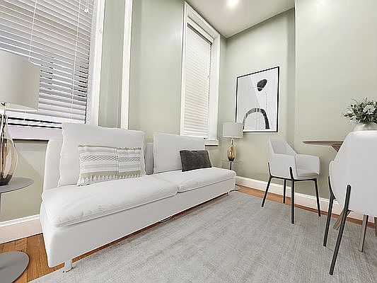 2nd image of 354 W 38th St APT 5E