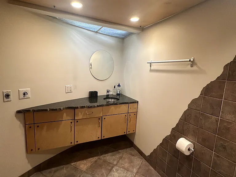 LL Batroom