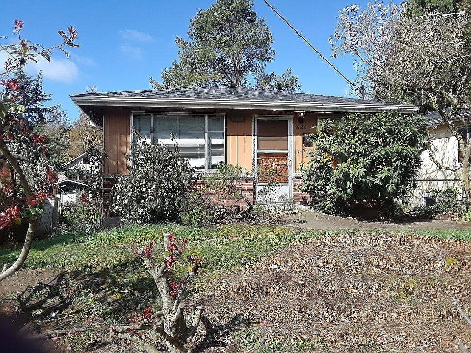 2nd image of 525 31st Ave E