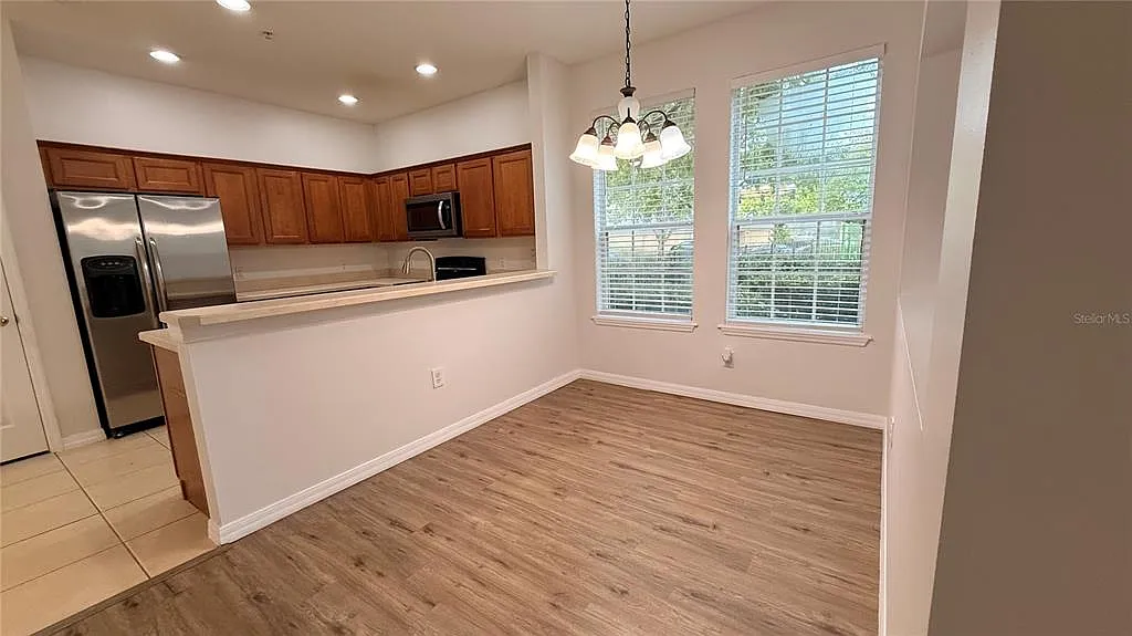 3 bed, 2.5 bath, 1855 sqft, $2,000 — Photo 3