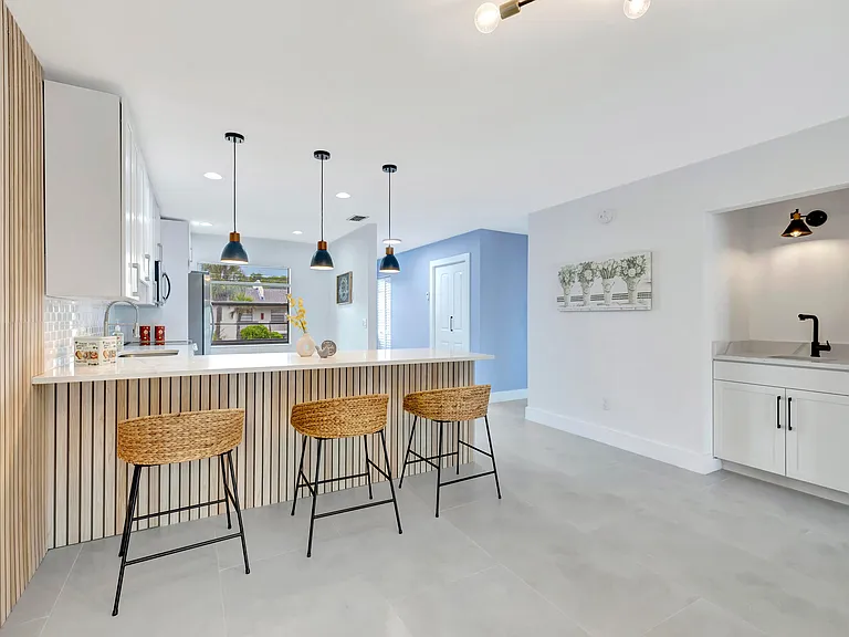 7898 Eastlake Dr #7D — Photo 9