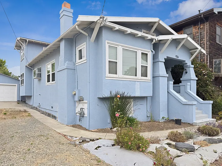 926 Cerrito St — Photo 28