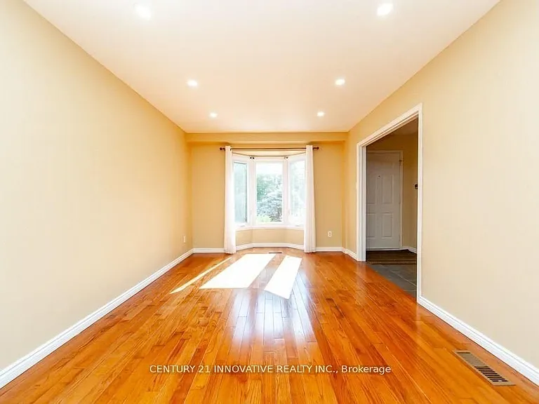 16 Long Dr #MAIN — Photo 2
