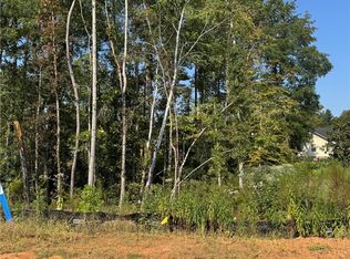 10 Long Leaf Ln, Opelika, AL 36804