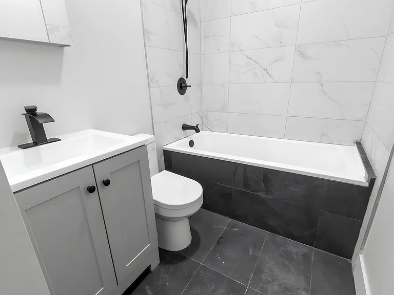 680 Hart St #3 — Photo 11