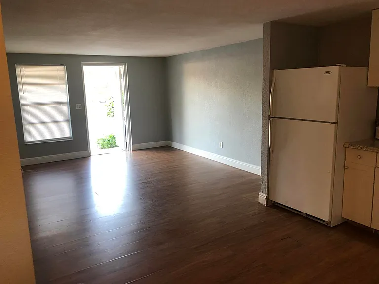 108 Karde Ln #B — Photo 3