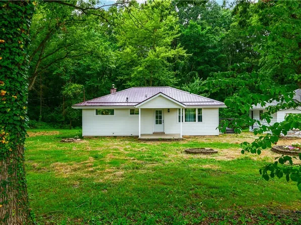 3165 Phalanx Mills Herner Rd, Southington, OH 44470