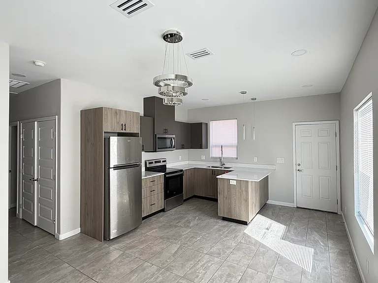 1108 Sugar Garden Ave #4 — Photo 5