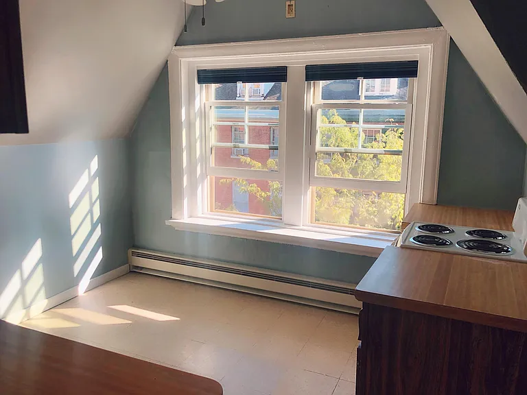 1115 Spruce St #4 — Photo 3