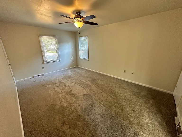 4307 Saxonbury Way — Photo 12
