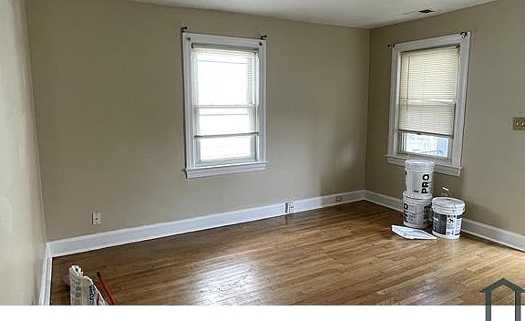 3rd image of 102 S 38th St
