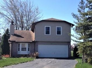 1344 Charger Ct, Carol Stream, IL 60188
